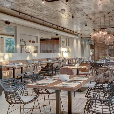 Umani - Free - Free Parking 4*