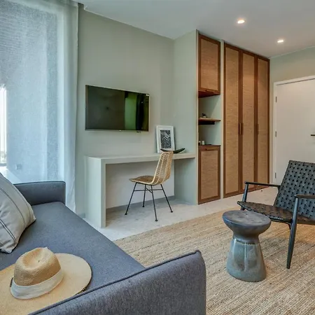 Umani - Free - Free Parking ゴールデンサンド